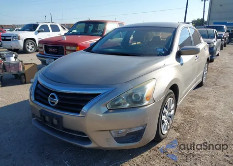 2015 Nissan Altima 2.5 S из США, поврежденный, VIN 1N4AL3AP8FN918525